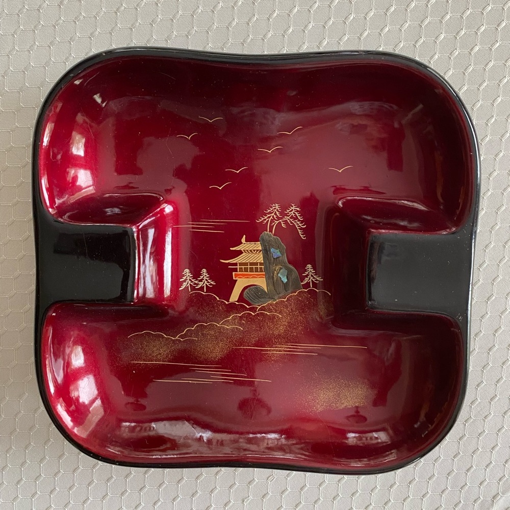 VINTAGE Burgundy & BLACK CERAMIC Oriental ASHTRAY SQUARE MID CENTURY